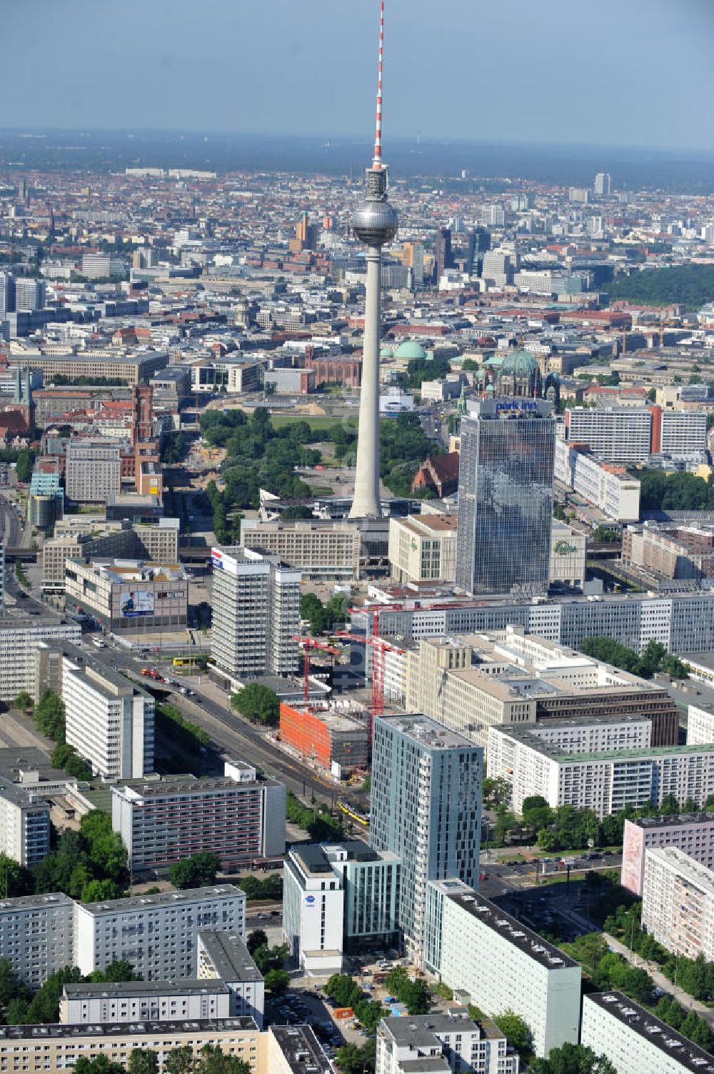 Berlin Mitte aus der Vogelperspektive: Hochhausneubau an der Mollstrasse in Berlin - Mitte