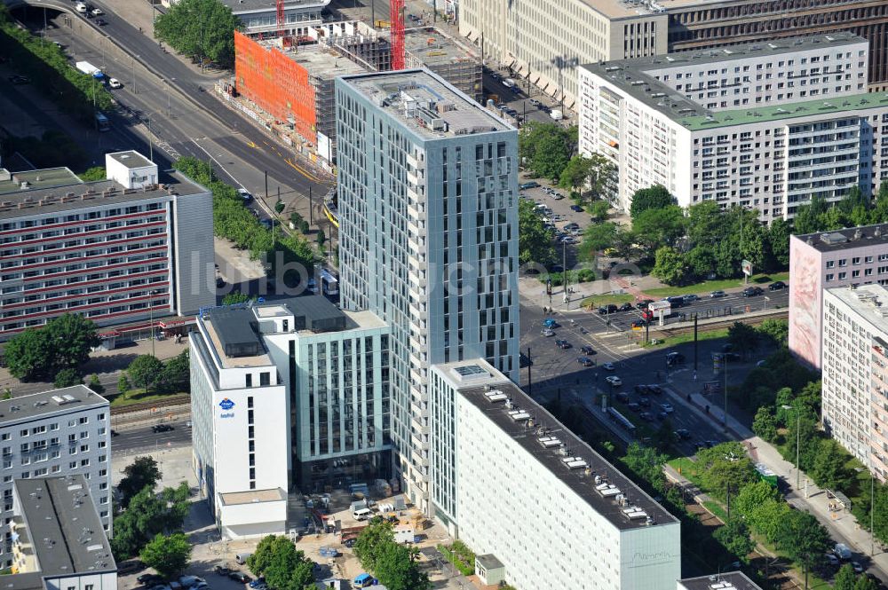 Luftaufnahme Berlin Mitte - Hochhausneubau an der Mollstrasse in Berlin - Mitte