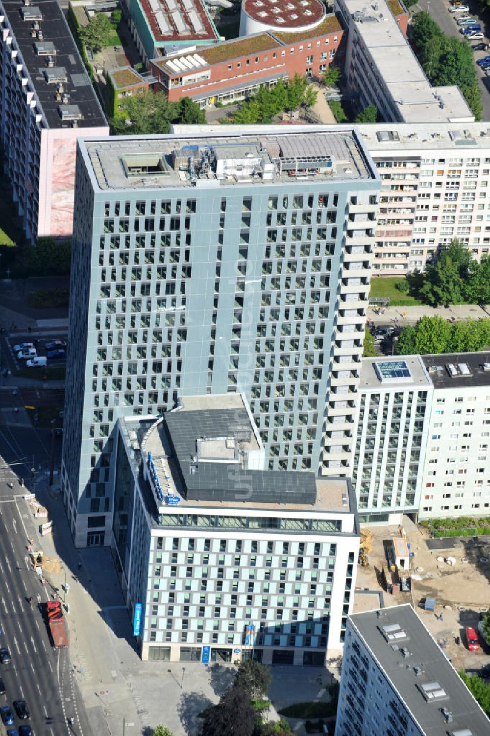 Luftaufnahme Berlin Mitte - Hochhausneubau an der Mollstrasse in Berlin - Mitte