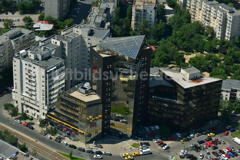 Bukarest von oben - Hochhausneubau des PHOENIX - Geschäftshaus- und Bürogebäudes an der Calea Vitan im Stadtzentrum der Hauptstadt Bukarest in Rumänien