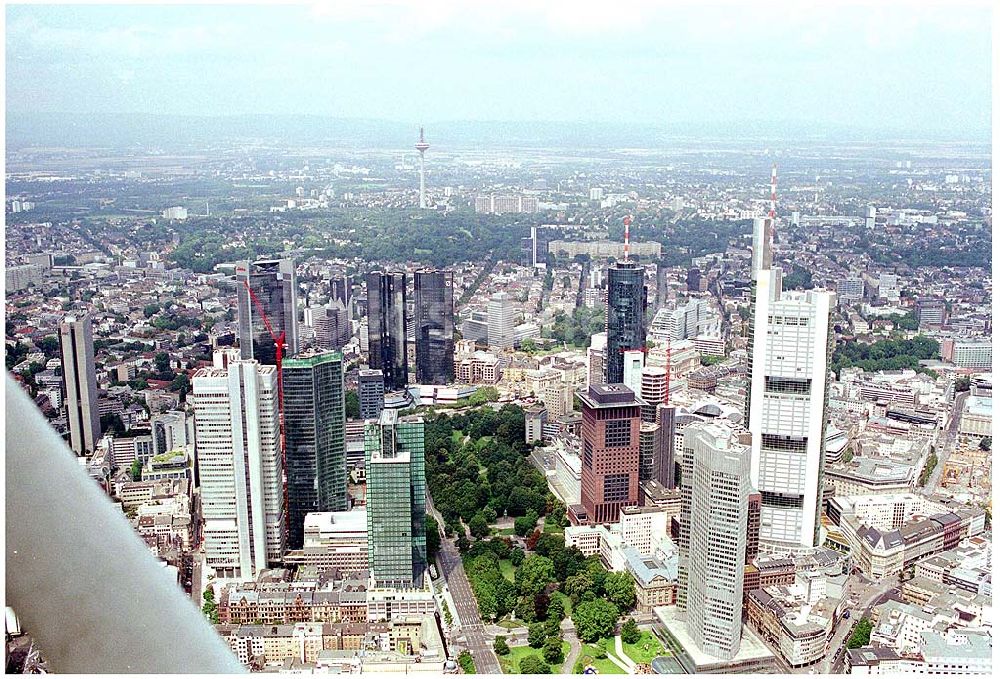 Luftbild Frankfurt am Main - Hochhäuser in Frankfurt -Bankenviertel-