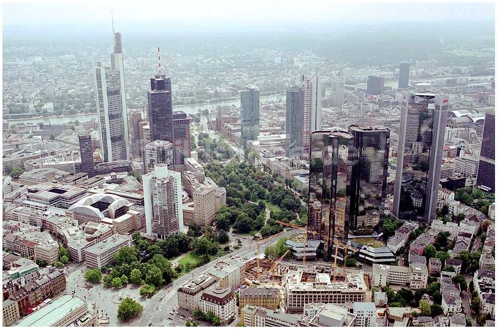 Luftbild Frankfurt am Main - Hochhäuser in Frankfurt -Bankenviertel-