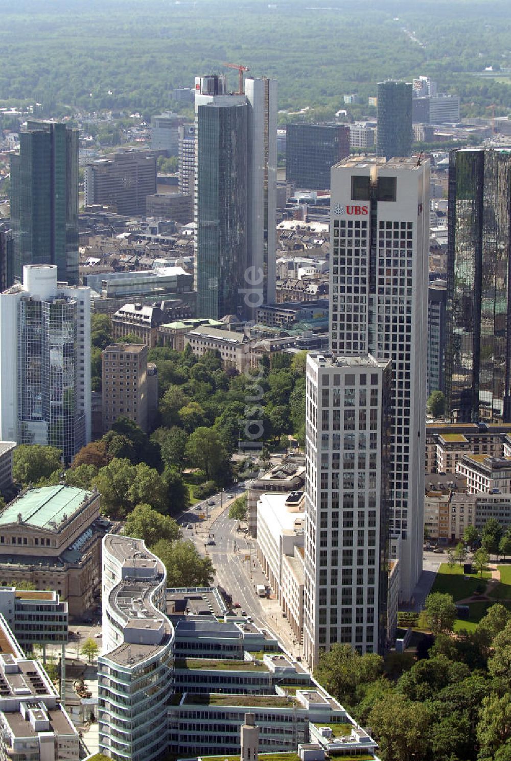 Luftbild Frankfurt am Main - Hochhäuser im Frankfurter Bankenviertel