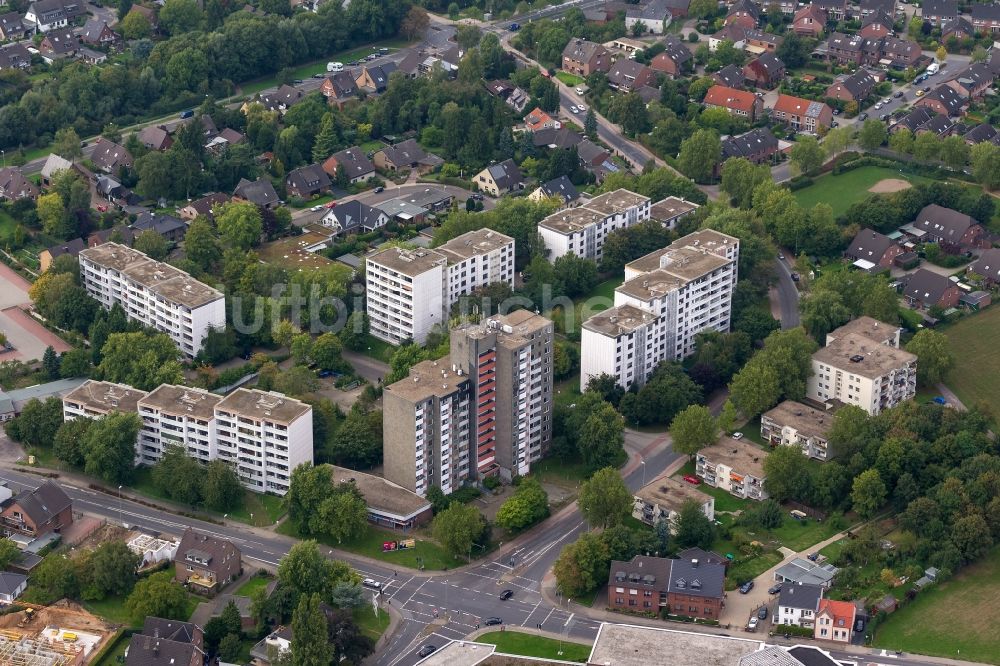 Neukirchen-Vluyn aus der Vogelperspektive: Hochhäuser in Neukirchen-Vluyn im Bundesland Nordrhein-Westfalen