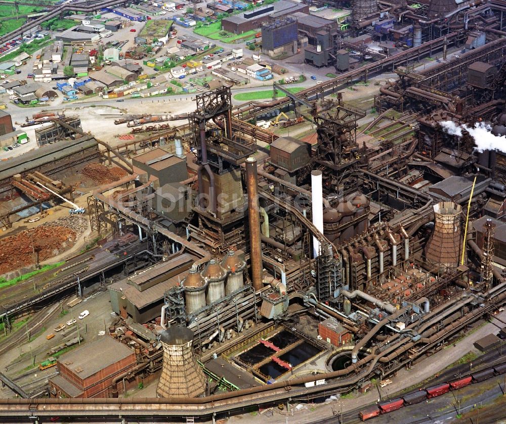 Duisburg von oben - Hochofen auf dem Gelände der TKS ThyssenKrupp Steel Europe AG in Duisburg in Nordrhein-Westfalen