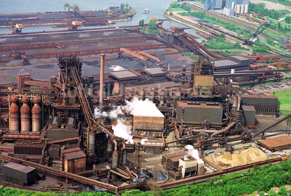 Duisburg aus der Vogelperspektive: Hochofen auf dem Gelände der TKS ThyssenKrupp Steel Europe AG in Duisburg in Nordrhein-Westfalen