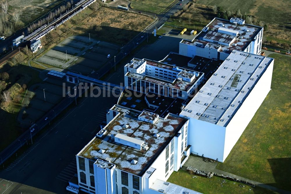 Luftaufnahme Falkensee - Hochregal- Lager-Gebäudekomplex und Logistikzentrum auf dem Gelände der eCom Logistik GmbH in Falkensee im Bundesland Brandenburg, Deutschland