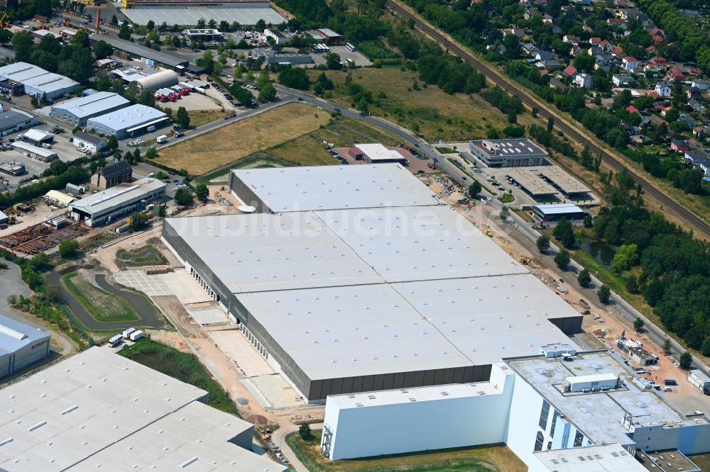 Falkensee aus der Vogelperspektive: Hochregal- Lager-Gebäudekomplex und Logistikzentrum auf dem Gelände der eCom Logistik GmbH in Falkensee im Bundesland Brandenburg, Deutschland