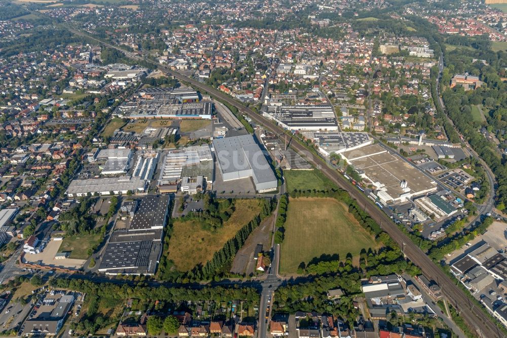 Ahlen aus der Vogelperspektive: Hochregal- Lager-Gebäudekomplex und Logistikzentrum auf dem Gelände der Franz Kaldewei GmbH & Co. KG in Ahlen im Bundesland Nordrhein-Westfalen, Deutschland