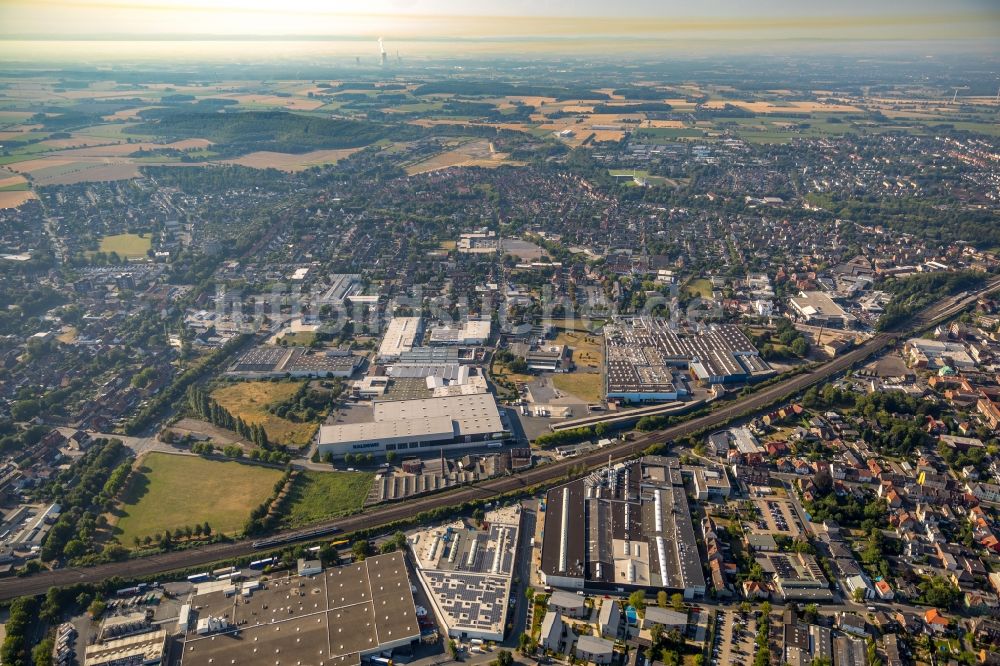 Ahlen aus der Vogelperspektive: Hochregal- Lager-Gebäudekomplex und Logistikzentrum auf dem Gelände der Franz Kaldewei GmbH & Co. KG in Ahlen im Bundesland Nordrhein-Westfalen, Deutschland