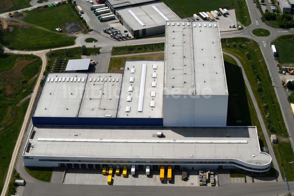 Hilpoltstein aus der Vogelperspektive: Hochregal- Lager-Gebäudekomplex und Logistikzentrum auf dem Gelände Keller & Kalmbach GmbH - central warehouse An der Autobahn in Hilpoltstein im Bundesland Bayern, Deutschland