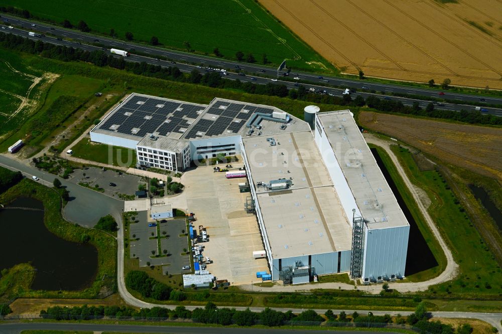 Barsinghausen von oben - Hochregal- Lager-Gebäudekomplex und Logistikzentrum auf dem Gelände der Laverana GmbH & Co. KG in Barsinghausen im Bundesland Niedersachsen, Deutschland