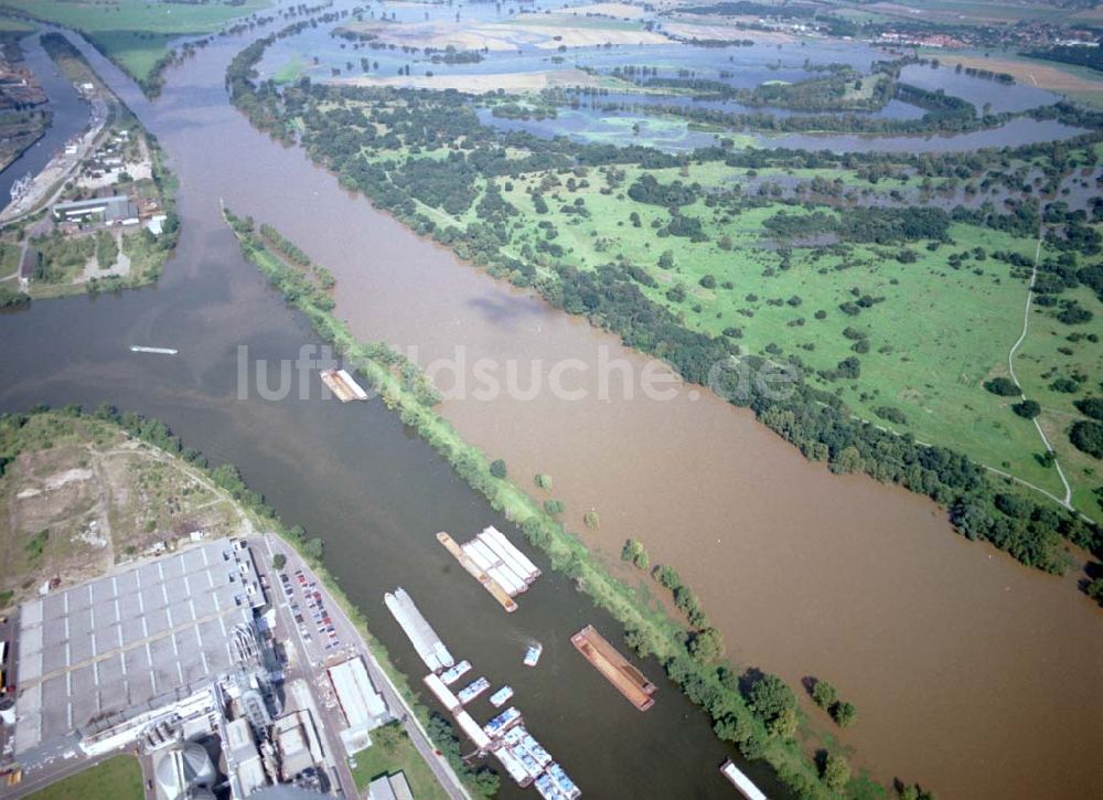 Luftaufnahme Magdeburg - 16.08.2002 Hochwasser am Elbebereich Magdeburg