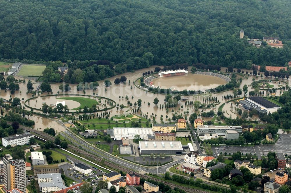 Luftaufnahme Gera - Hochwasser Flut Katastrophe mit Überflutung des Sportpark und Stadion von Gera im Bundesland Thüringen