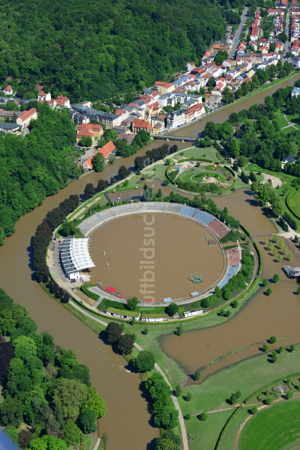 Luftaufnahme Gera - Hochwasser Flut Katastrophe mit Überflutung des Sportpark und Stadion von Gera im Bundesland Thüringen