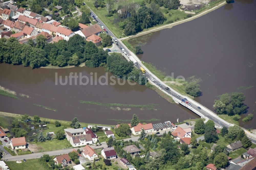 Luftaufnahme Herzberg - Hochwasser Flut Katastrophe mit Überflutung der Ufer der Elster und Umland bei Herzberg im Bundesland Brandenburg