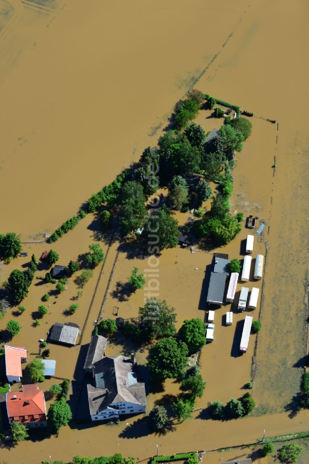 Luftaufnahme Milbitz - Hochwasser Flut Katastrophe mit Überflutung der Ufer der Elster und Umland bei Milbitz im Bundesland Thüringen