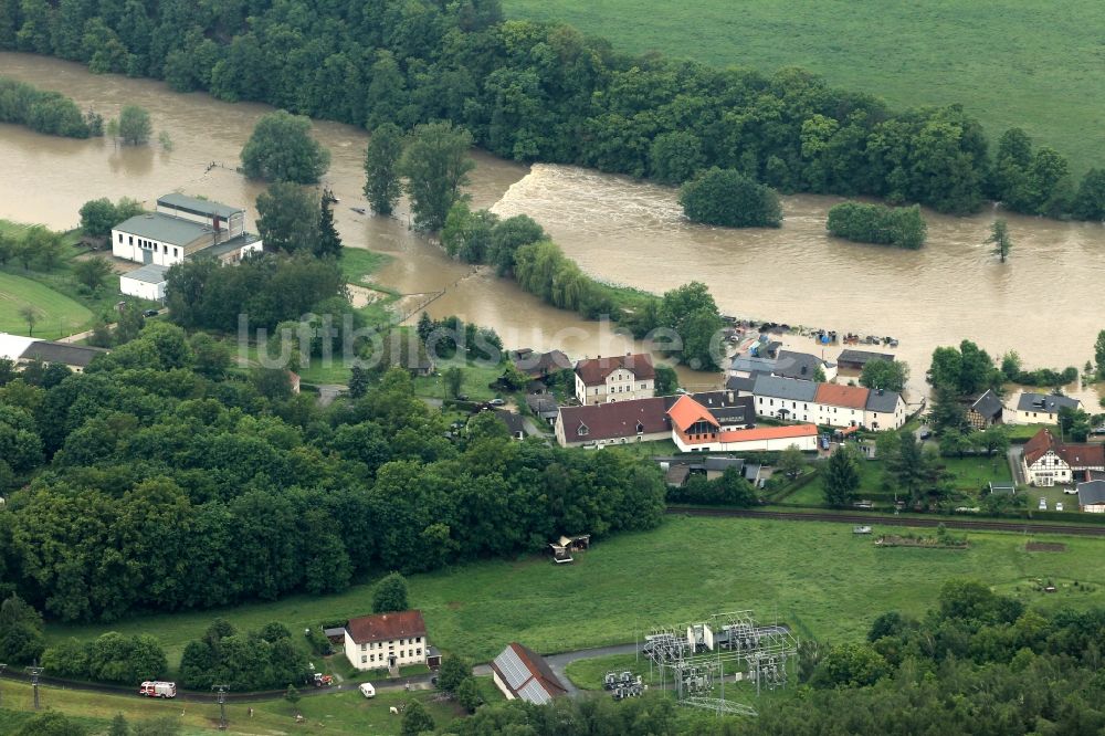 Berga von oben - Hochwasser Flut Katastrophe mit Überflutung der Ufer des Fluß Weiße Elster und Flutung von Stadtteilen in Berga im Bundesland Thüringen