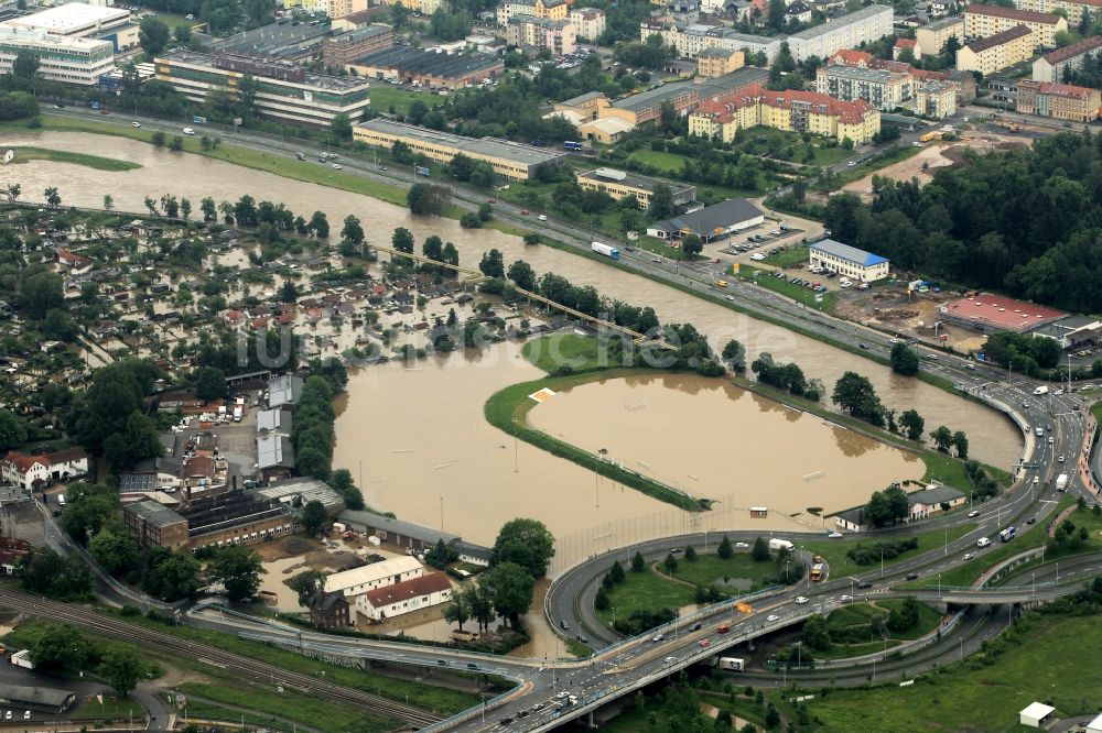 Luftbild Gera - Hochwasser Flut Katastrophe mit Überflutung der Ufer des Fluß Weiße Elster und Flutung von Stadtteilen in Gera im Bundesland Thüringen