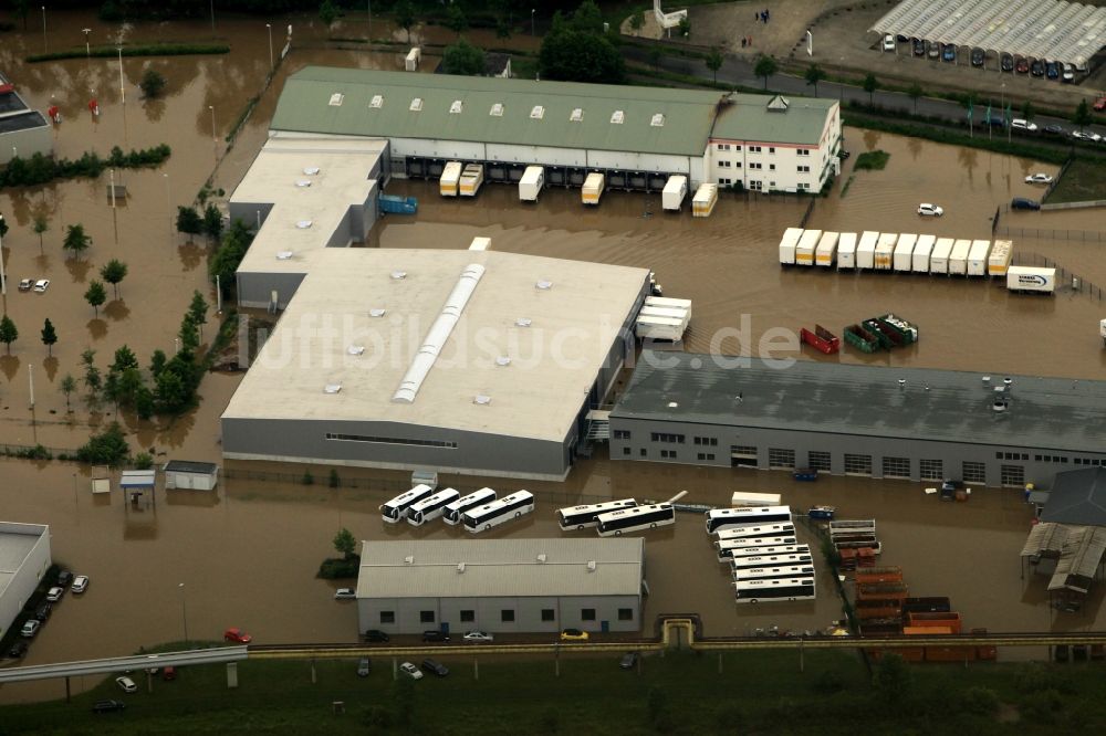 Luftbild Gera - Hochwasser Flut Katastrophe mit Überflutung der Ufer des Fluß Weiße Elster und Flutung von Stadtteilen in Gera im Bundesland Thüringen