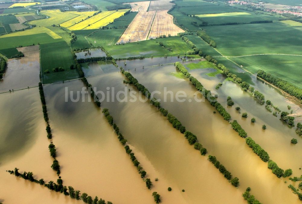 Gebesee von oben - Hochwasser Flut Katastrophe mit überschwemmten Felder und Wiesen bei Gebesee im Bundesland Thüringen