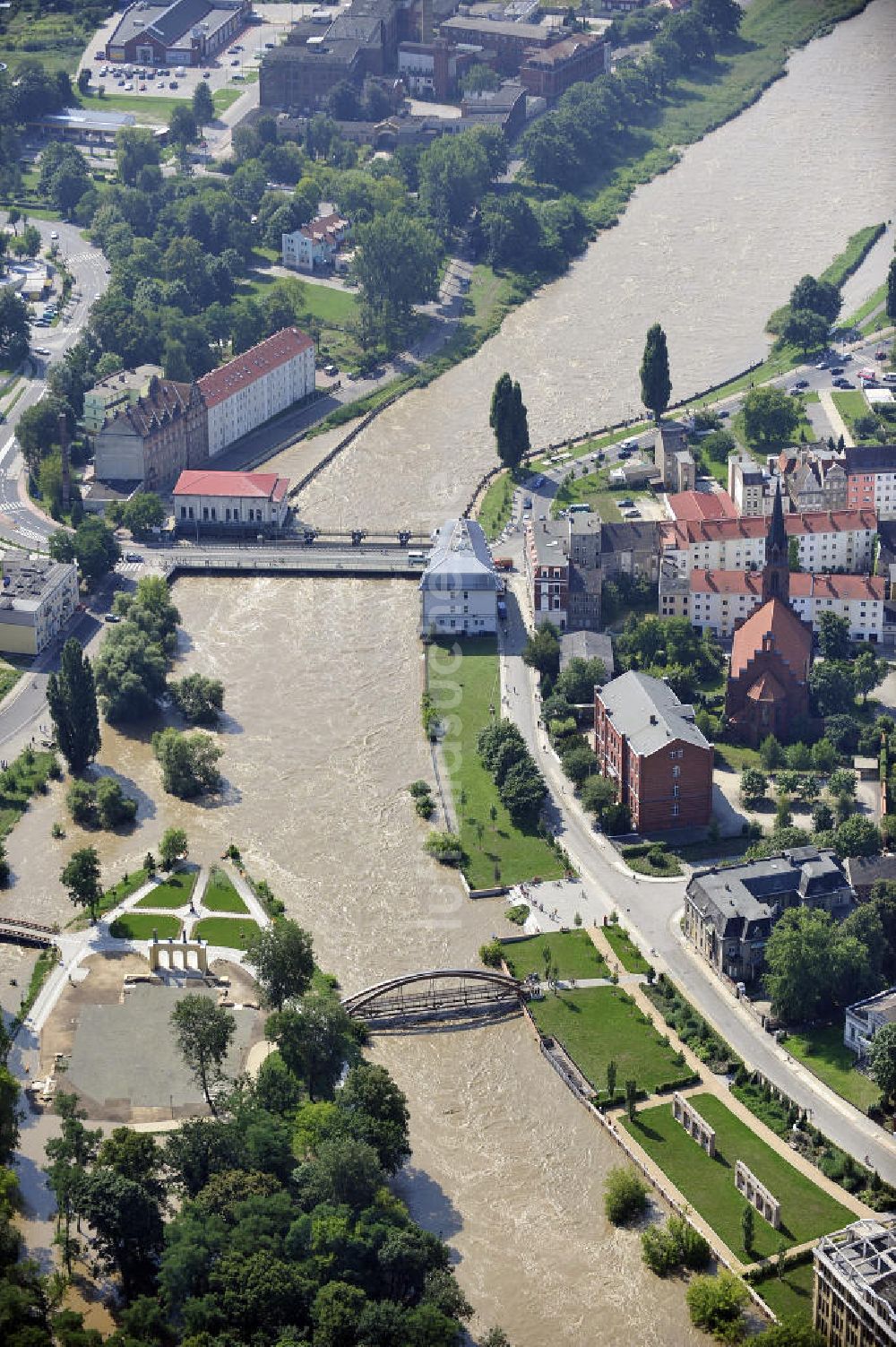 Luftaufnahme Guben - Hochwasser der Neiße in Guben