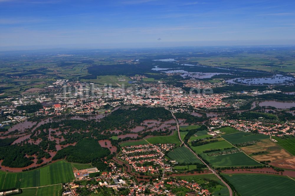 Waldersee von oben - Hochwasser Pegel - Situation durch Überschwemmung und Übertritt der Ufer der Mulde bei Waldersee im Bundesland Sachsen-Anhalt