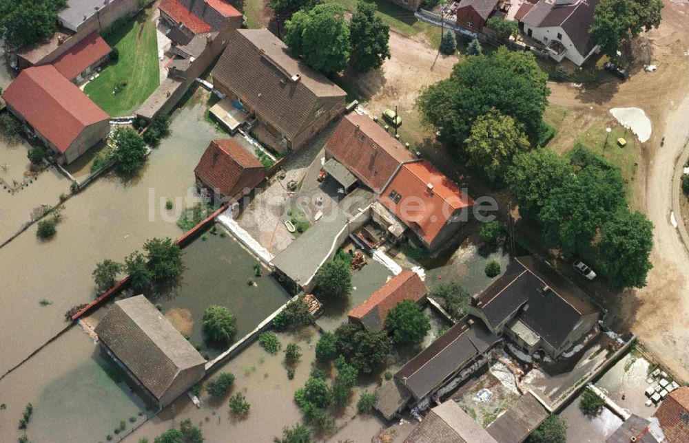 Luftbild Ratzdorf - Hochwassereinwirkung im Ortsgebiet in Ratzdorf im Bundesland Brandenburg, Deutschland