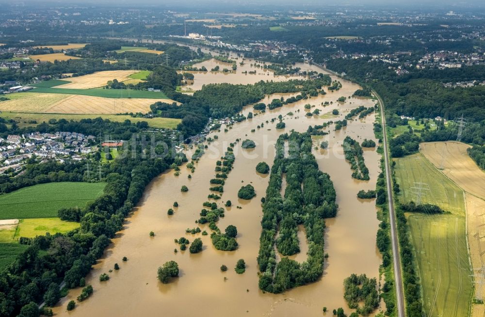 Luftbild Hattingen - Hochwasserschäden der Flutkatastrophe entlang der Ruhr in Hattingen im Bundesland Nordrhein-Westfalen, Deutschland