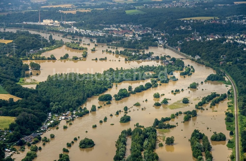 Luftaufnahme Hattingen - Hochwasserschäden der Flutkatastrophe entlang der Ruhr in Hattingen im Bundesland Nordrhein-Westfalen, Deutschland