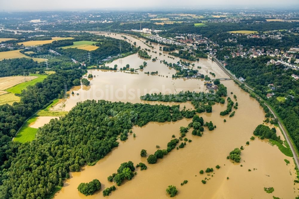 Luftbild Hattingen - Hochwasserschäden der Flutkatastrophe entlang der Ruhr in Hattingen im Bundesland Nordrhein-Westfalen, Deutschland