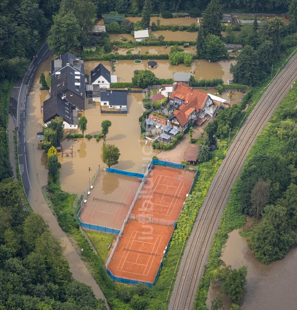 Luftbild Essen - Hochwasserschäden der Flutkatastrophe am Flußverlauf der Ruhr in Essen im Bundesland Nordrhein-Westfalen, Deutschland