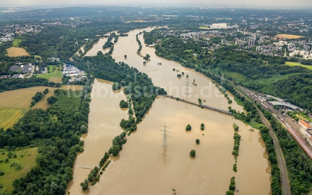 Essen von oben - Hochwasserschäden der Flutkatastrophe am Flußverlauf der Ruhr in Essen im Bundesland Nordrhein-Westfalen, Deutschland