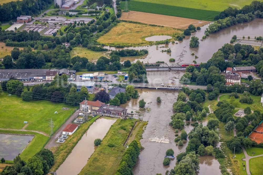 Fröndenberg/Ruhr aus der Vogelperspektive: Hochwasserschäden der Flutkatastrophe in Fröndenberg/Ruhr im Bundesland Nordrhein-Westfalen, Deutschland