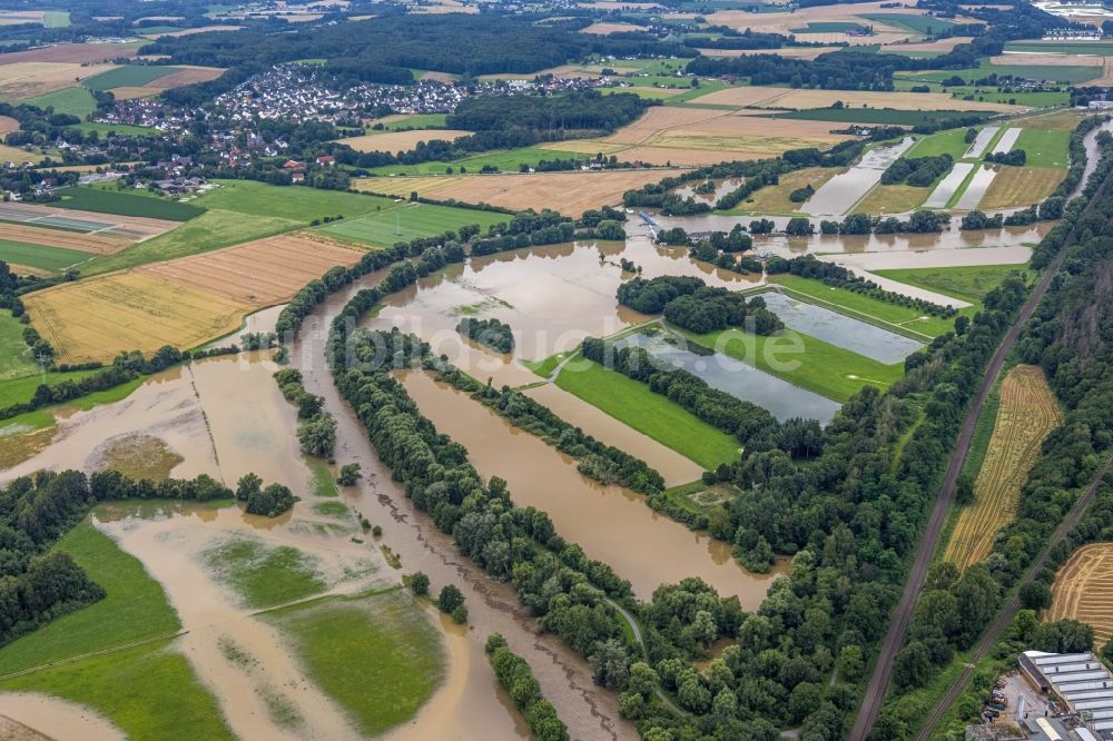 Fröndenberg/Ruhr aus der Vogelperspektive: Hochwasserschäden der Flutkatastrophe in Fröndenberg/Ruhr im Bundesland Nordrhein-Westfalen, Deutschland