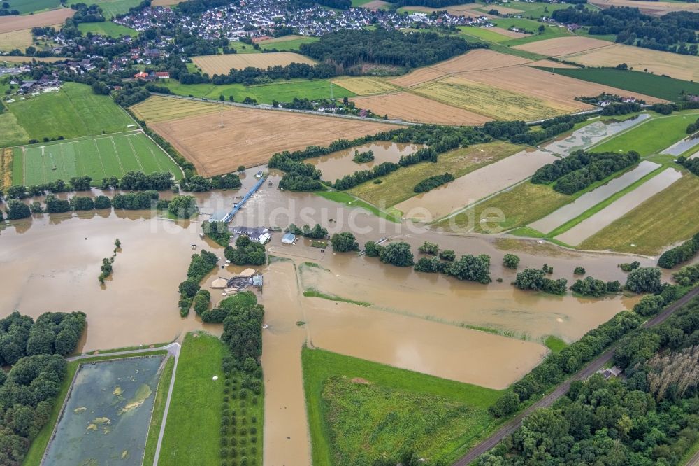 Fröndenberg/Ruhr aus der Vogelperspektive: Hochwasserschäden der Flutkatastrophe in Fröndenberg/Ruhr im Bundesland Nordrhein-Westfalen, Deutschland