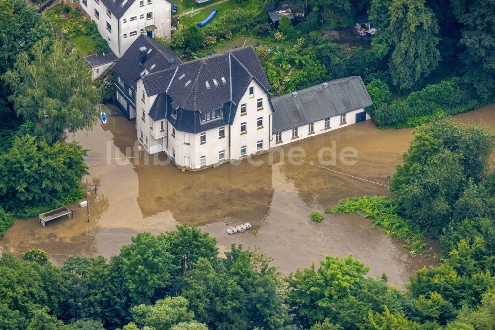 Luftbild Essen - Hochwasserschäden der Flutkatastrophe an der Laupendahler Landstraße in Essen im Bundesland Nordrhein-Westfalen, Deutschland