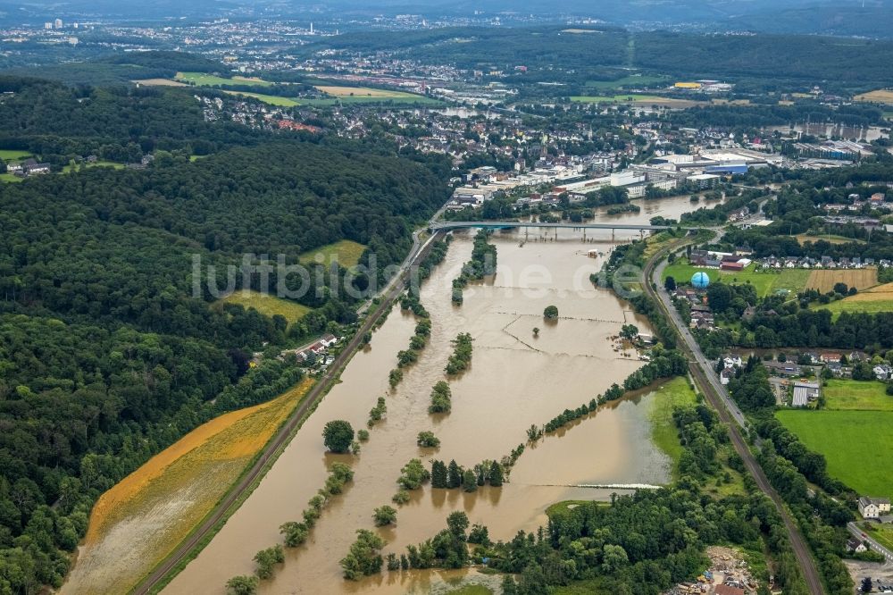 Luftaufnahme Witten - Hochwasserschäden der Flutkatastrophe am Verlauf der Ruhr in Witten im Bundesland Nordrhein-Westfalen, Deutschland