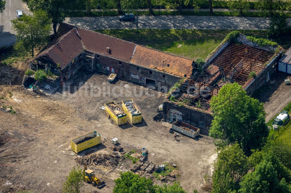 Dortmund aus der Vogelperspektive: Hof Schulte-Somborn - Ruine in Dortmund im Bundesland Nordrhein-Westfalen, Deutschland