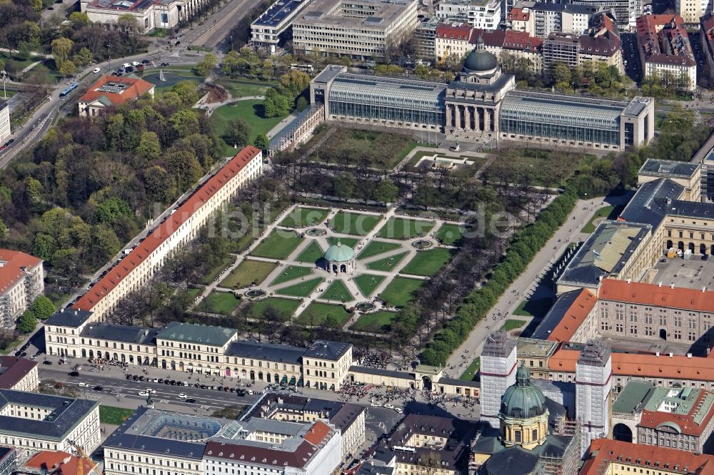 München aus der Vogelperspektive: Hofgarten mit Dianatempel in München im Bundesland Bayern