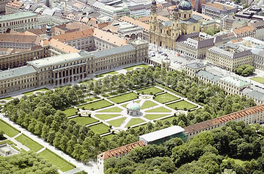 München/ Bayern von oben - Hofgarten an der Residenz