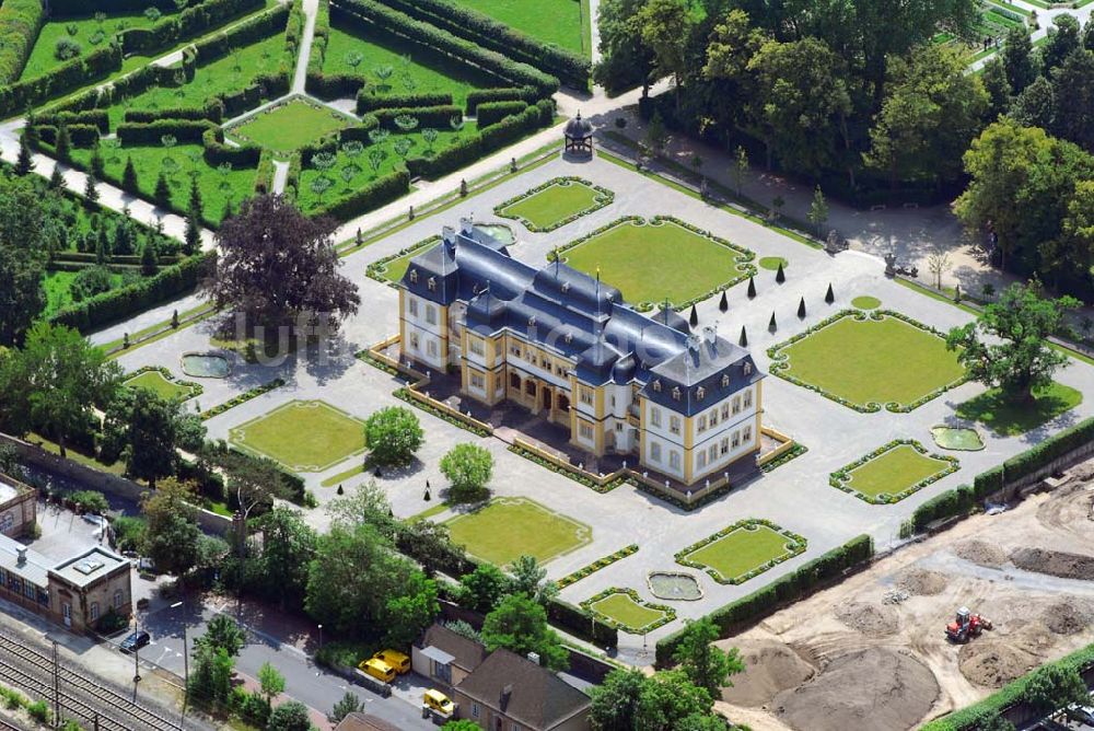 Luftaufnahme Würzburg - Hofgarten und Schloss Veitshöchheim