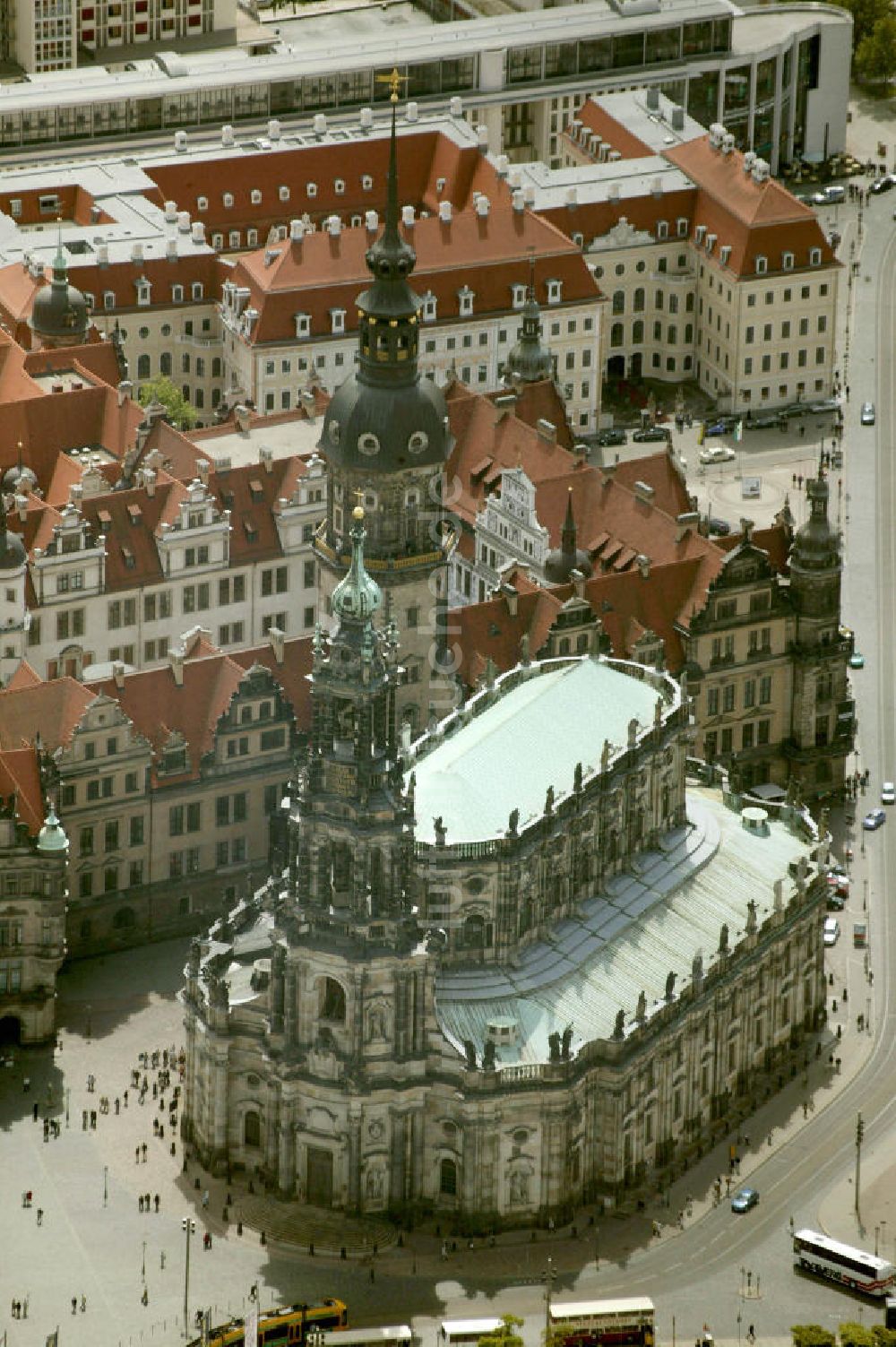 Dresden aus der Vogelperspektive: Hofkirche Dresden