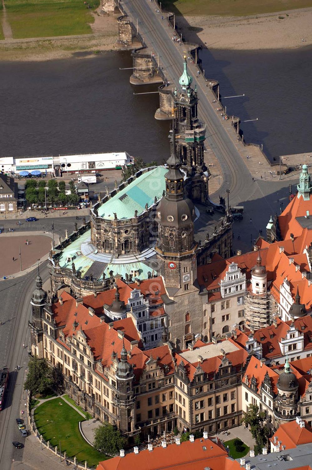 Luftbild Dresden - Hofkirche und Dresdner Residenzschloss