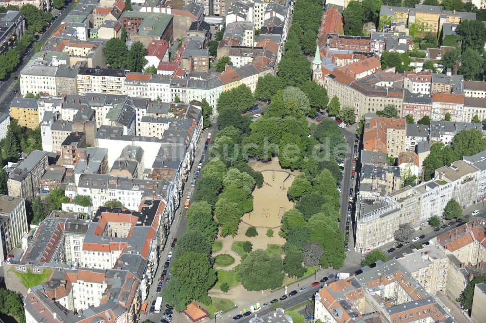 Berlin von oben - Hohenstaufenplatz in Stadtteil Kreuzberg von Berlin