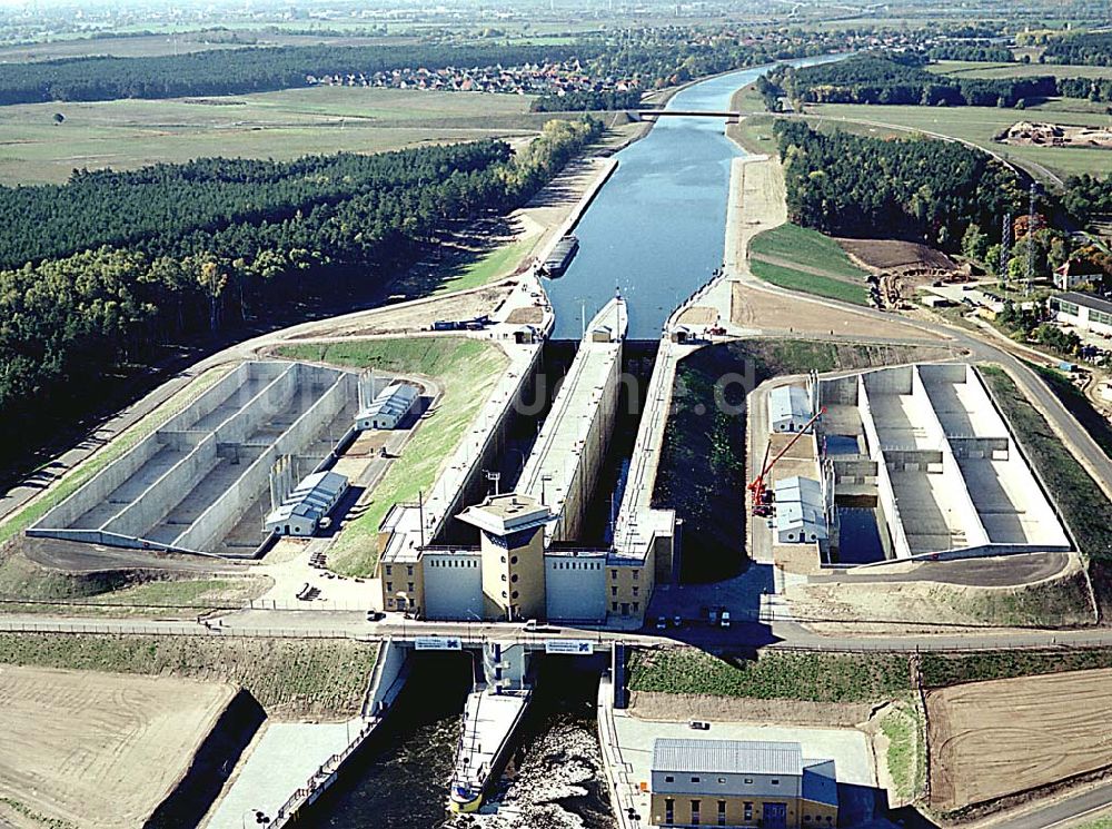 Luftaufnahme Hohenwarthe / Sachsen-Anhalt - Hohenwarthe / Sachsen-Anhalt Doppelsparschleuse Hohenwarthe am Elbe-Havel-Kanal am Wasserstraßenkreuz Magdeburg kurz vor der Fertigstellung 14