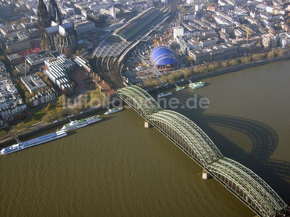 Köln von oben - Hohenzollernbrücke in Köln