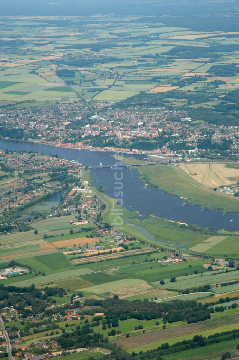 Luftaufnahme Lauenburg - Hohnstorf und Lauenburg an der Elbe an der Grenze von Niedersachsen und Schleswig-Holstein