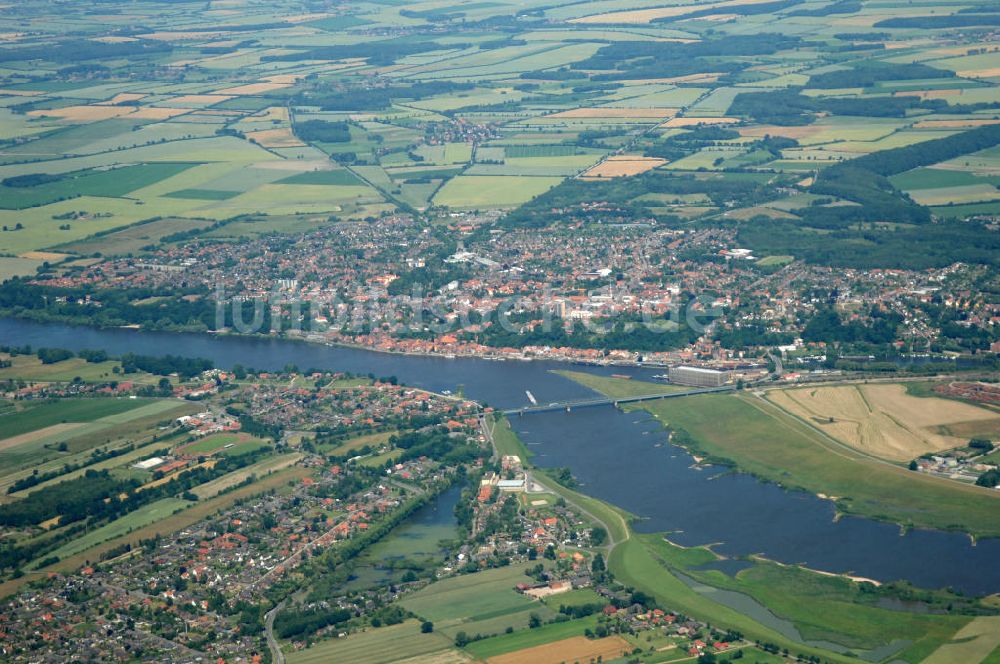 Lauenburg von oben - Hohnstorf und Lauenburg an der Elbe an der Grenze von Niedersachsen und Schleswig-Holstein