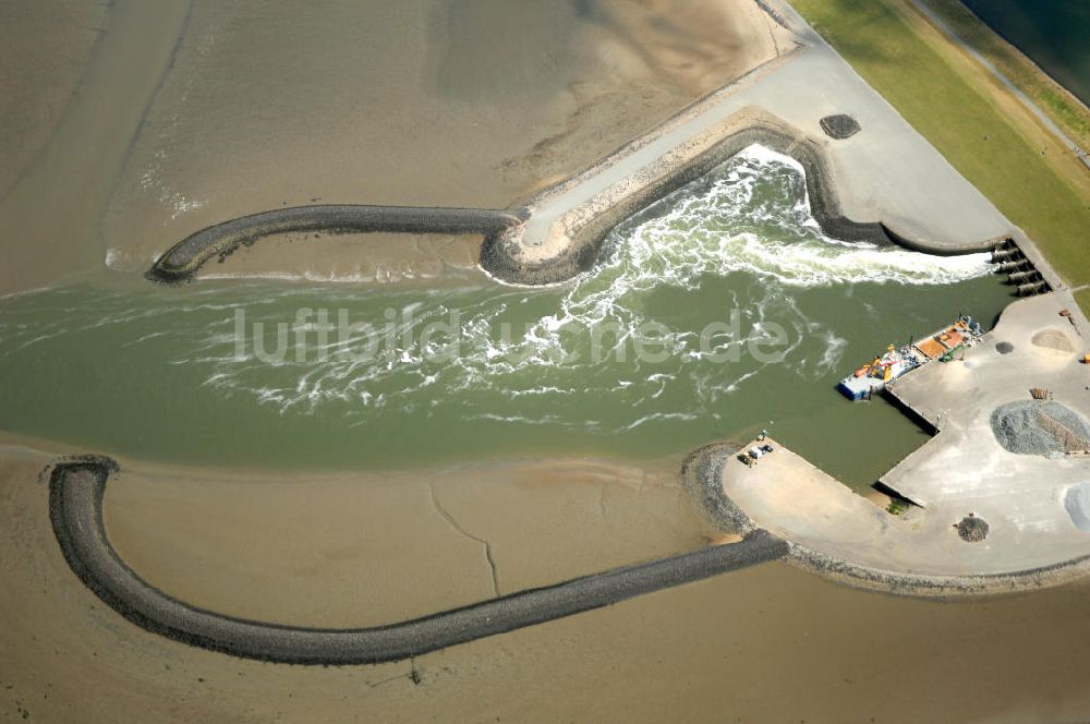 Luftaufnahme Nordstrand - Holmer Siel auf der eingedeichten nordfriesischen ehemaligen Marschinsel vor Husum, Nordstrand